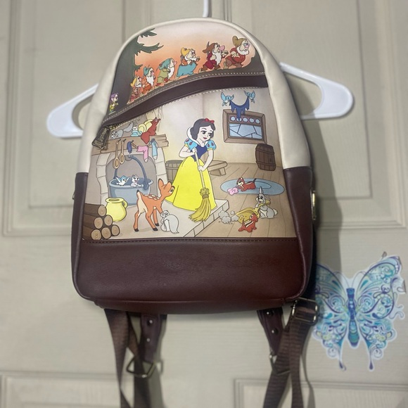 Loungefly Backpack Snow White🍎 - Picture 4 of 11